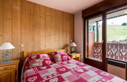 La Clusaz Apartamento | Proche village, aux pistes et espace aquatique, 2 pièces + coin nuit, garage, animaux admis - FR-1-437-31