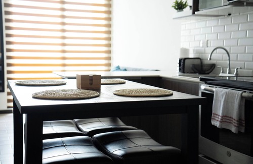 Zona 14 Apartamento | Professionally Decorated, Brand New Pet-Friendly Apartment.