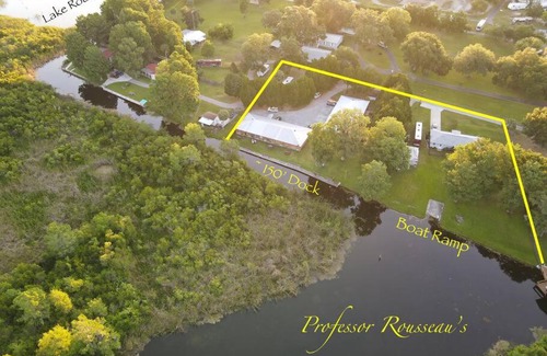 Crystal River Otro | Professor Rousseau's Fishing RV Retreat