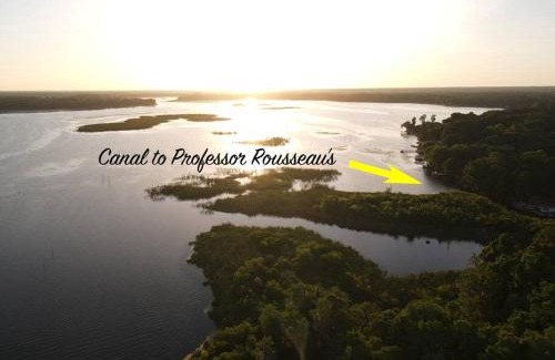 Crystal River Otro | Professor Rousseau's Fishing RV Retreat
