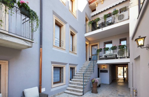 Sud-Est Apartamento | PROFESSOR'S NEST 11 - VERONA APARTMENTS