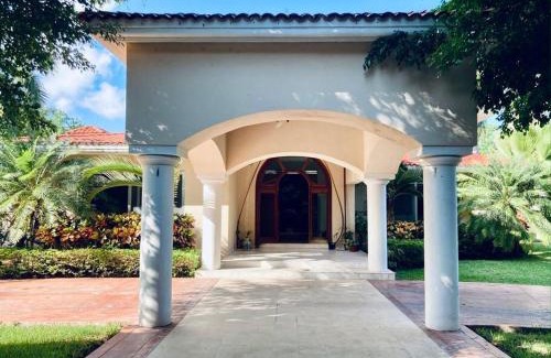 Cancún Villa | Profile 2