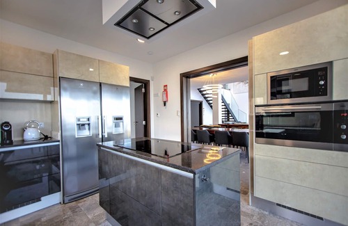 Cerro de Aguia Villa | PROMO 10% MONTHLY DISCOUNT! Sea View, Private Heatable Pool, AC, Wifi