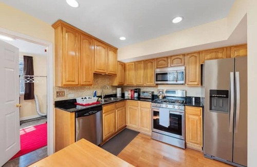 Lisle Casa | PROMO 15% MONTHLY DISCOUNT! Cozy House, Close to Benedictine & North Central