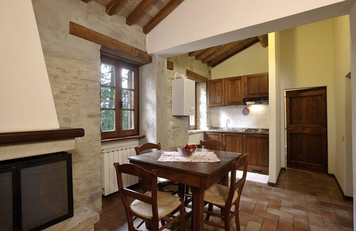 Corciano Casa | Frantoio-Le Gorghe di Valmarino Residencia en Umbría a 5 km de la piscina WIFI Perugia
