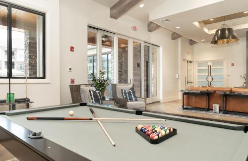 Farragut Apartamento | Properties By Preston I 2bd2bth Beauty I Parking