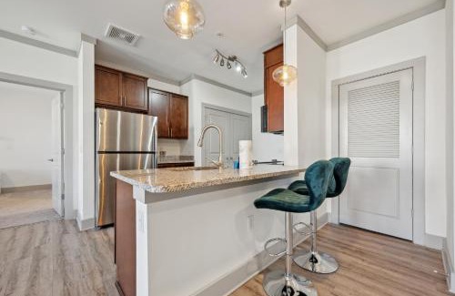 Farragut Apartamento | Properties By Preston I 2bd2bth Beauty I Parking