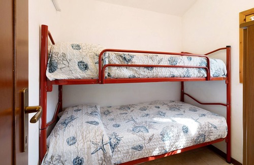 Ceriale Complejo | Propiedad en un pueblo de vacaciones "Via Delle Rose 40" con terraza, jardín y piscina compartida