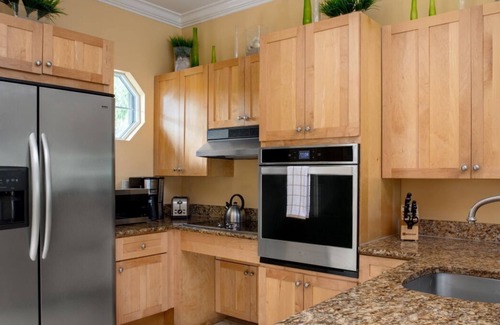 Marathon Complejo | Property No Longer Available