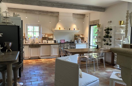 Saint-Quentin-la-Poterie Casa | Propriété de Charme Dans un Havre de Paix