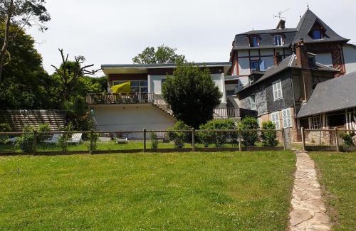 Honfleur Cama Y Desayuno | Propriété La Claire