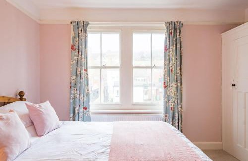 Hythe Casa | Prospect Cottage by Bloom Stays