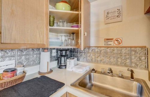 Lake George Cabina | Prospector Cabin - Kitchen included