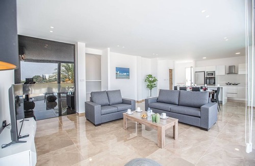 Protaras Cabaña | Protaras Holiday Villa BP2 - a villa that sleeps 7 guests in 3 bedrooms