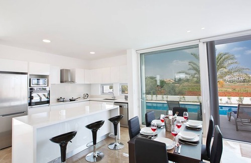 Protaras Cabaña | Protaras Holiday Villa BP2 - a villa that sleeps 7 guests in 3 bedrooms