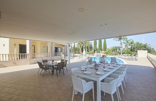 Paralimni Villa | Protaras Holiday Villa Pa7 Private 7 Bedroom villa