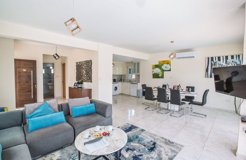 Protaras Cabaña | Protaras Villa ME16 - villa en primera línea que tiene capacidad para 10