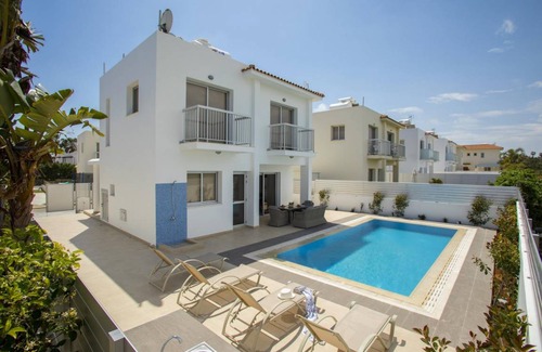 Pernera Villa | 130 m² Villa ∙ 3 habitaciones ∙ 6 personas