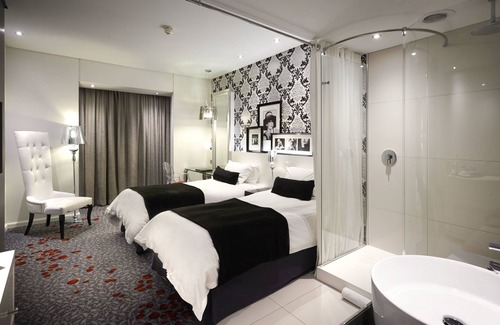 Greater Johannesburg Metropolitan Area Hotel | Protea Hotel Fire & Ice by Marriott JHB Melrose Arch