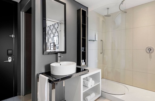 Greater Johannesburg Metropolitan Area Hotel | Protea Hotel Fire & Ice by Marriott JHB Melrose Arch