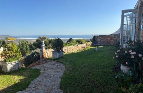 Redhill Villa | Protea Lodge