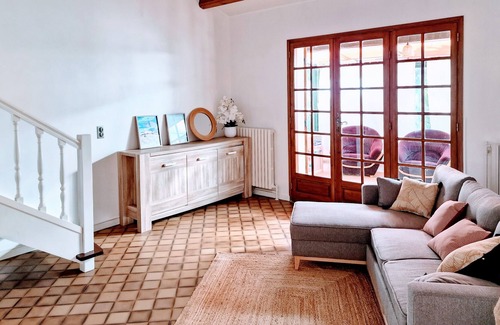 Saint-Mathieu-de-Treviers Otro | Provençal Farmhouse with Swimming Pool and Its 1-Hectare Plot of Land