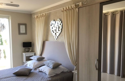 Le Luc Villa | Villa provenzal en Le Luc con piscina privada y jacuzzi climatizado