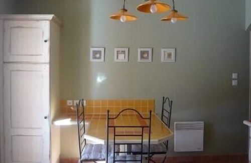 Mirabel-aux-Baronnies Villa | Casa provenzal con piscina privada climatizada y jardín, de 6 a 8 personas.