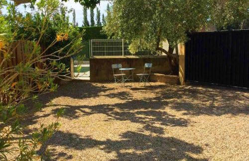Bedarrides Villa | Provencal part with private pool, near Avignon, 6 sleeps.