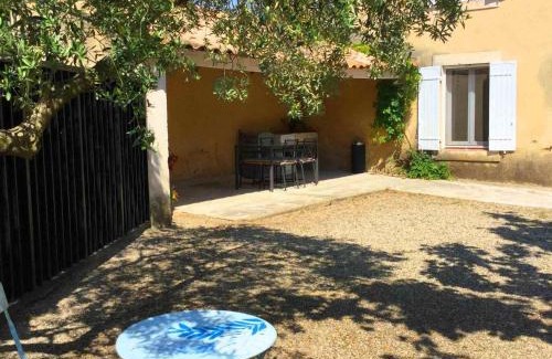 Bedarrides Villa | Provencal part with private pool, near Avignon, 6 sleeps.