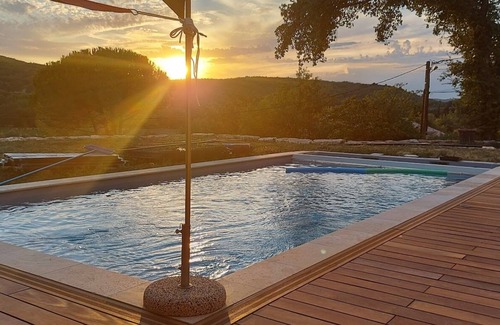 Gaujac Villa | Provence/ Avignon/ Uzès villa with view, air-conditioned, private and secure swimming pool