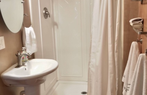 Georgetown Otro | Providence Apartment at "The Farmhouse" Dog Friendly