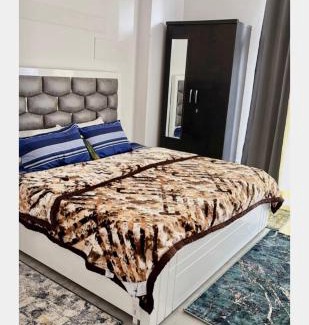 Greater Noida Apartamento | Proview 3 Bhk colorful and cosy apartment