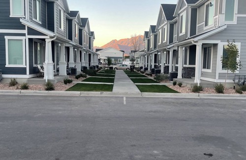 Provo Casa | Provo Airport Overnighter brand new townhouse