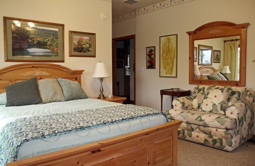 Wimberley Cama Y Desayuno | Prow'd House Bed & Breakfast