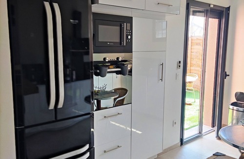Livry-Gargan Cabina | Proximité de Paris/parc Expo Villepinte/disney/stade de France & Airpo Cdg/orly