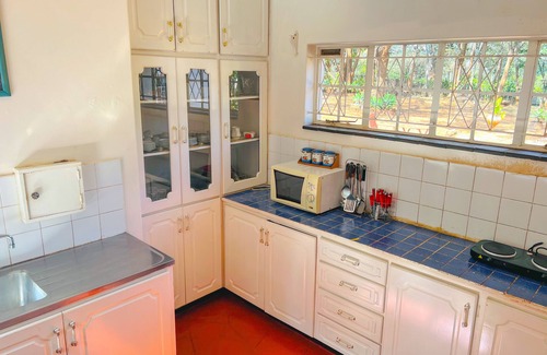 Harare East Casa | PROXIMITY! Gorgeous 2 Bedroom Lodge - Centre of Harare’s Social Scene
