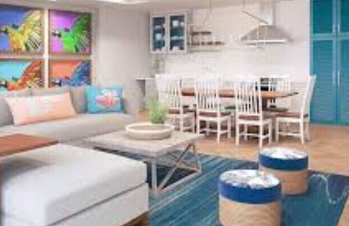Castleberry Hill Complejo | Proximity Perfected: Studio Steps from Drake Concert