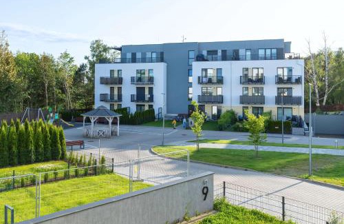 Jastrzebia Gora Apartamento | Przestronny Apartament z Balkonem i Parkingiem Blisko Morza by Noclegi Renters