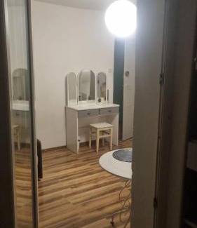 Brodno Apartamento | Przytulny pokój 17 z balkonem w mieszkaniu 2 pokojowym