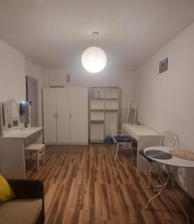 Brodno Apartamento | Przytulny pokój 17 z balkonem w mieszkaniu 2 pokojowym