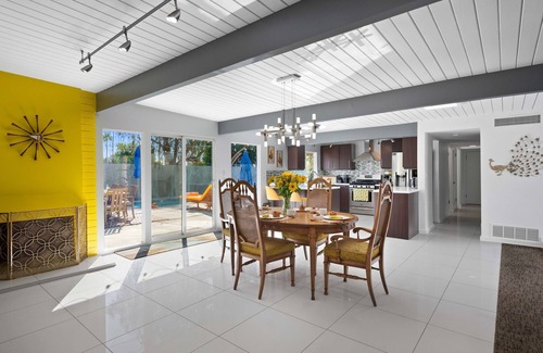 Sunmor Casa | PS Hipster: Mid-Century Charm and Whimsy With Modern Comfort