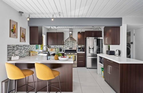 Sunmor Casa | PS Hipster: Mid-Century Charm and Whimsy With Modern Comfort