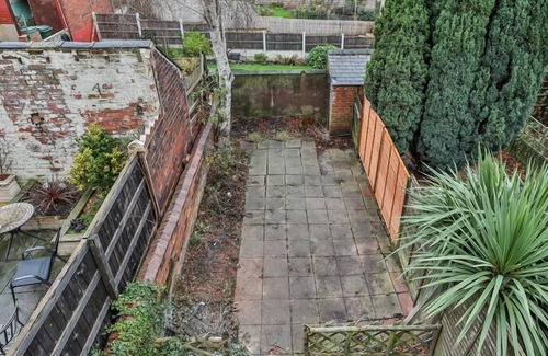 Rotherham Casa | Psalters Lane - A newly refurbished, fully serviced house on a quiet residential street with plen...