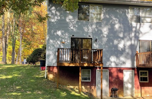 State College Casa | PSU 2br/1.5ba Townhome w Parking Near Campus & Stadium