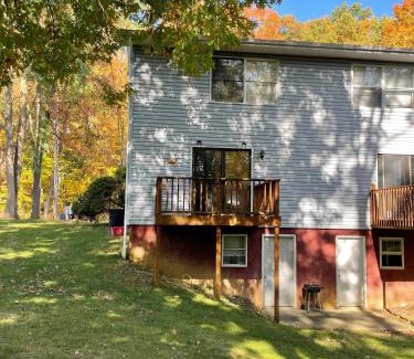 State College Casa | PSU 2br 2ba Townhome w Parking Near Campus and Stadium