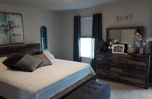 Bellefonte Casa | PSU-WE ARE 7 miles away. Free Breakfast, Home Gym & Ping Pong