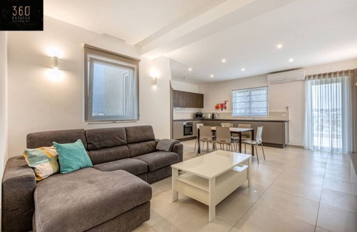 Pieta Apartamento | PTA012 - Mark Gauci · Stunning 2BR penthouse with beautiful harbour view