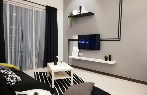 Bandar Puchong Jaya Apartamento | Puchong Skypod Residence, High Floor Balcony Unit, Walking Distance to IOI Mall, 10min Drive to Sunway