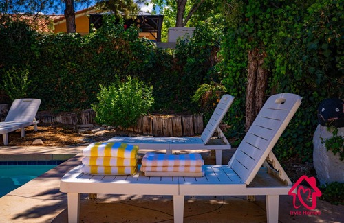 Northeast Heights Casa | Pueblo Moon w/ Pool - An Irvie Home